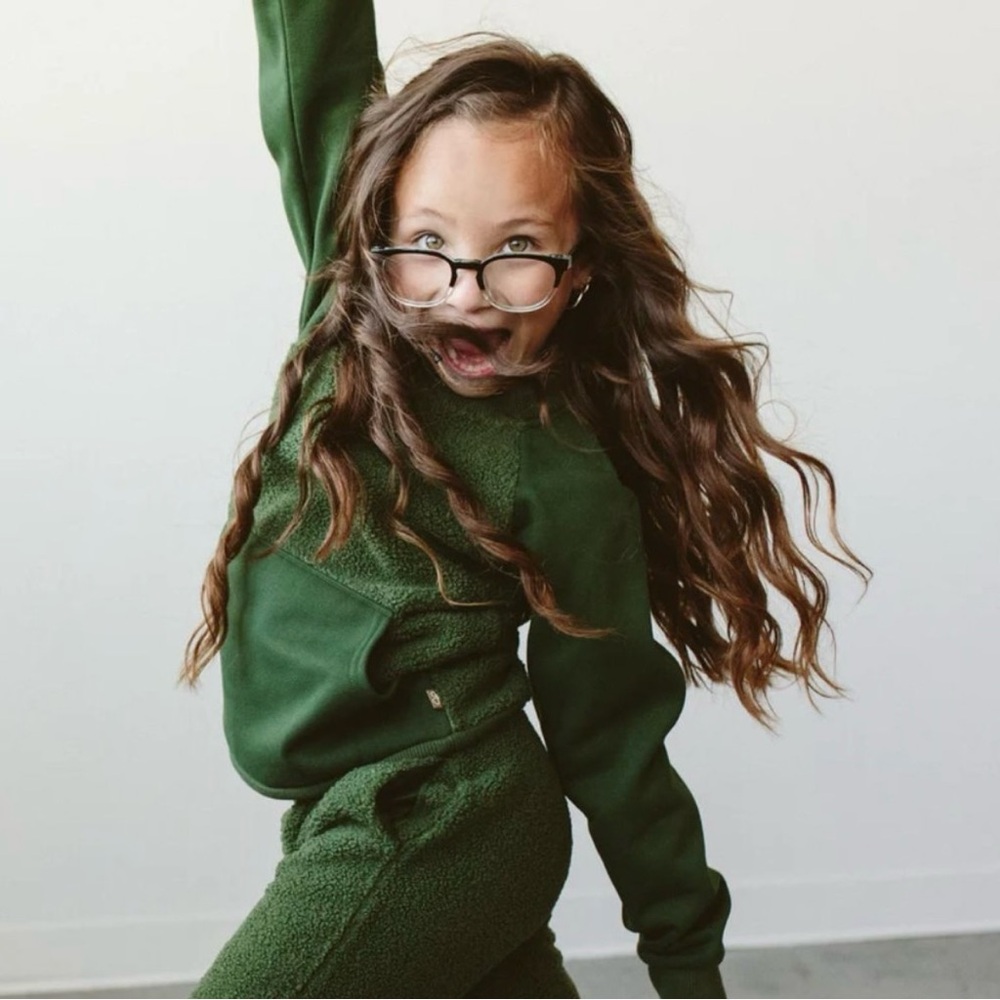 Goumi Sherpa Kids Sweatsuit in Spruce